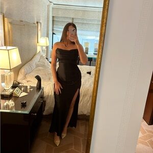 Chic Black Strapless Gown